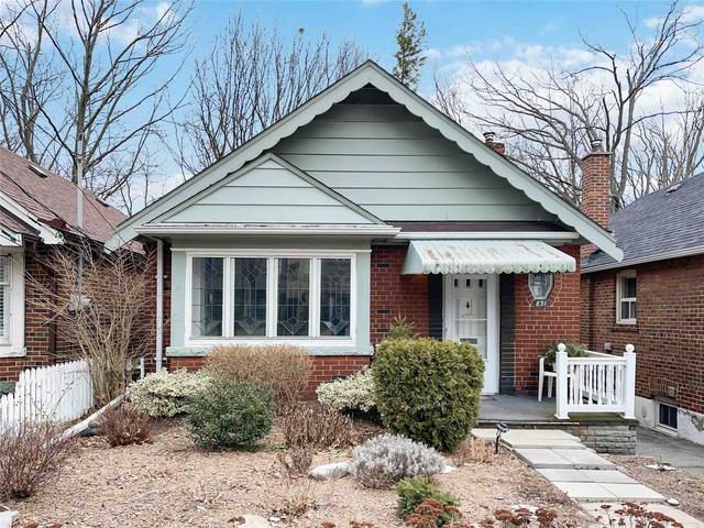 831 Kingston Rd, House detached with 2 bedrooms, 2 bathrooms and 2 parking in Toronto ON | Image 1