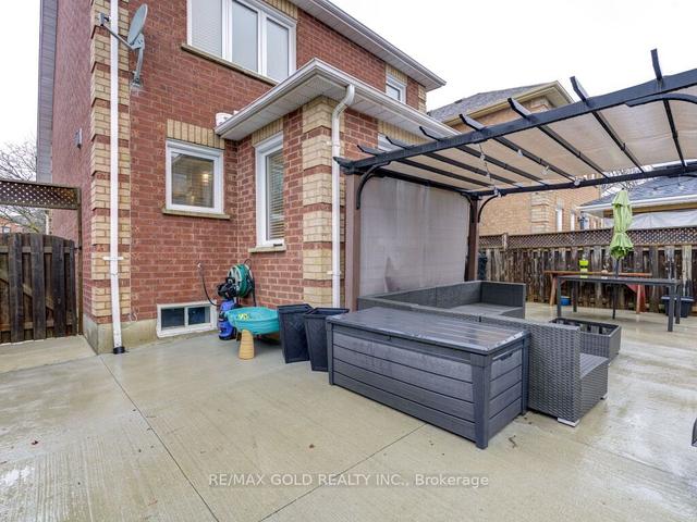52 Sunley Cres, House detached with 3 bedrooms, 4 bathrooms and 3.5 parking in Brampton ON | Image 35