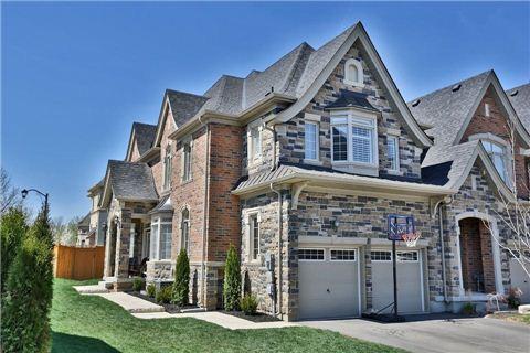 2433 Village Common, House attached with 4 bedrooms, 5 bathrooms and 2 parking in Oakville ON | Image 2
