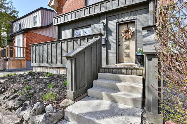 38 Sarah Street, House detached with 4 bedrooms, 2 bathrooms and 1 parking in Brantford ON | Image 3