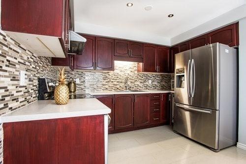 81 Ural Circ, House attached with 3 bedrooms, 3 bathrooms and 3 parking in Brampton ON | Image 6