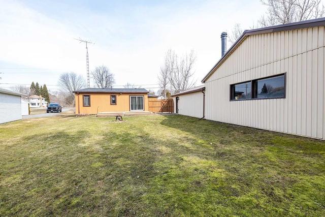 2045 Highway 2, House detached with 3 bedrooms, 1 bathrooms and 9 parking in Clarington ON | Image 8