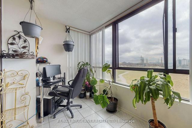901 - 131 Torresdale Ave, Condo with 2 bedrooms, 2 bathrooms and 2 parking in Toronto ON | Image 4