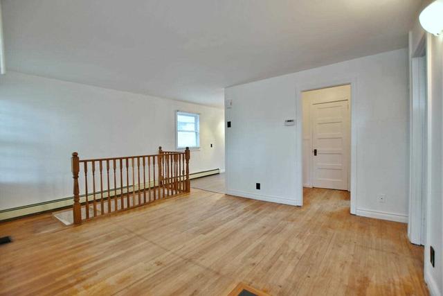 478 Maple St, House detached with 3 bedrooms, 1 bathrooms and 2 parking in Collingwood ON | Image 3