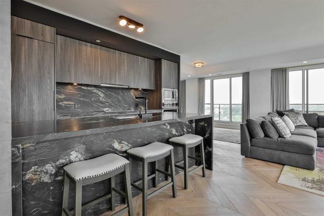 1702 - 609 Avenue Rd, Condo with 2 bedrooms, 3 bathrooms and 2 parking in Toronto ON | Image 4