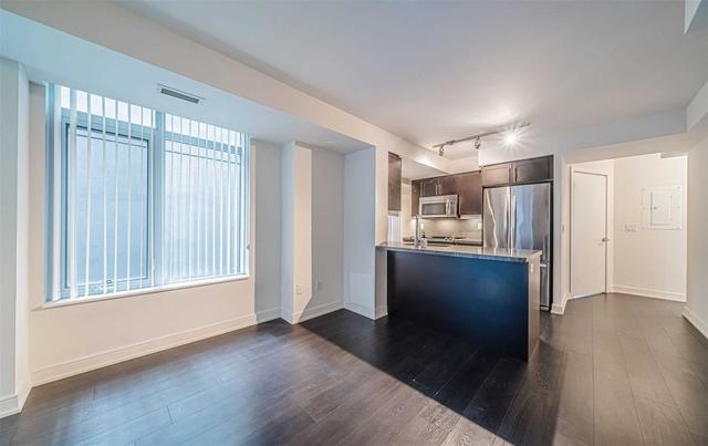730 - 525 Adelaide St W, Condo with 2 bedrooms, 2 bathrooms and 0 parking in Toronto ON | Image 8