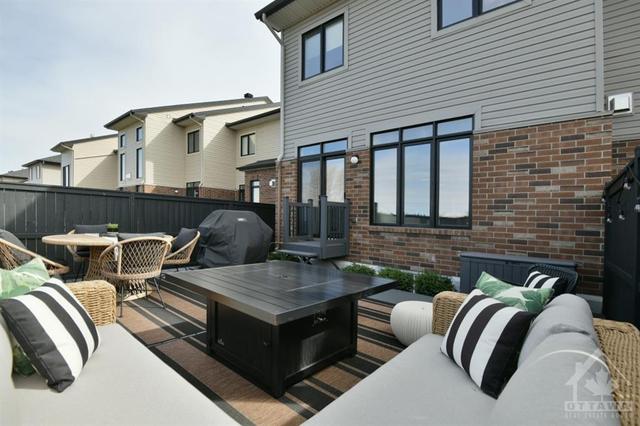 150 Mattingly Way, Townhouse with 4 bedrooms, 3 bathrooms and 2 parking in Ottawa ON | Image 29