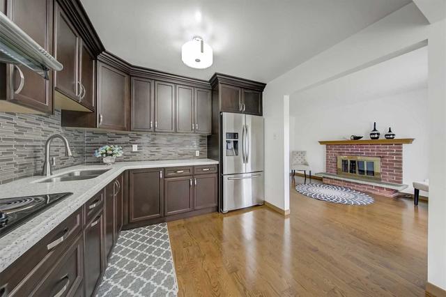 6 Campania Cres, House detached with 3 bedrooms, 3 bathrooms and 3 parking in Toronto ON | Image 8