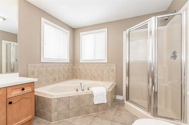 86 Mcarthur Dr, Condo with 3 bedrooms, 4 bathrooms and 4 parking in Guelph ON | Image 16