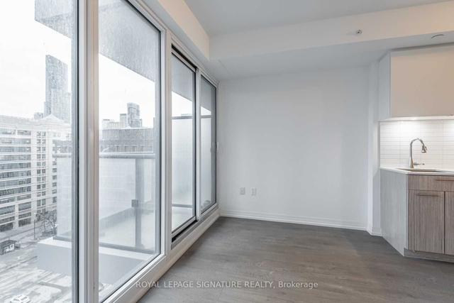 1228 - 251 Jarvis St, Condo with 2 bedrooms, 1 bathrooms and 0 parking in Toronto ON | Image 4