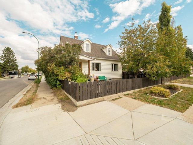 1021 9 Street N, House detached with 3 bedrooms, 3 bathrooms and 1 parking in Lethbridge AB | Image 4
