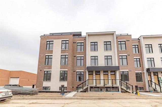 l140 - 9560 Islington Ave, Townhouse with 2 bedrooms, 3 bathrooms and 1 parking in Vaughan ON | Card Image