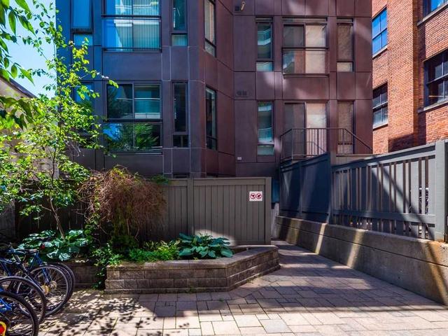 th1 - 127 Queen St, Townhouse with 2 bedrooms, 2 bathrooms and 1 parking in Toronto ON | Image 28