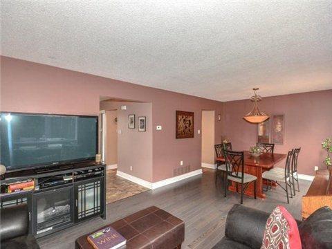 479 Aberfoyle Crt, House detached with 3 bedrooms, 2 bathrooms and 2 parking in Mississauga ON | Image 4