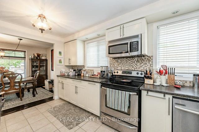 11 Valery Crt, House detached with 3 bedrooms, 2 bathrooms and 3 parking in Hamilton ON | Image 5