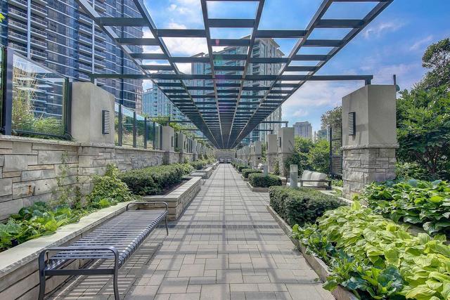 1502 - 2 Anndale Dr, Condo with 2 bedrooms, 2 bathrooms and 1 parking in Toronto ON | Image 24
