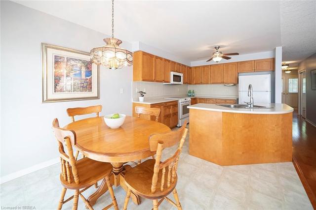 9 Stowe Terrace, House detached with 3 bedrooms, 3 bathrooms and 4 parking in Brantford ON | Image 5