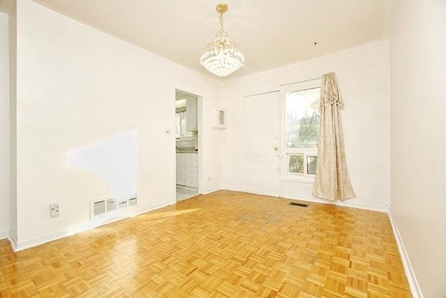 47 - 39 Lexington Ave, Townhouse with 3 bedrooms, 2 bathrooms and 3 parking in Toronto ON | Image 5