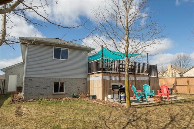 549 Harris Circ, House detached with 2 bedrooms, 2 bathrooms and 6 parking in Strathroy Caradoc ON | Image 35