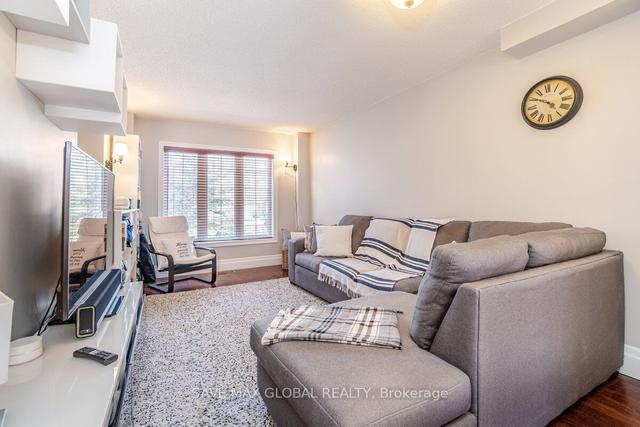 28 - 2 Clay Brick Crt, Townhouse with 3 bedrooms, 2 bathrooms and 2 parking in Brampton ON | Image 37