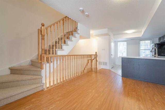 107 - 1380 Costigan Rd, Townhouse with 2 bedrooms, 3 bathrooms and 2 parking in Milton ON | Image 2