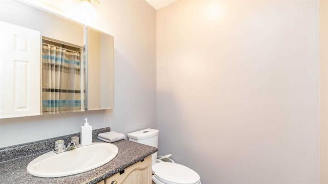 39 Hood Cres, House detached with 3 bedrooms, 3 bathrooms and 4 parking in Brampton ON | Image 11