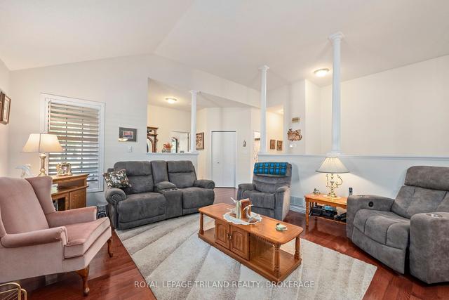 803 Silversmith St, House semidetached with 2 bedrooms, 3 bathrooms and 4 parking in London ON | Image 26