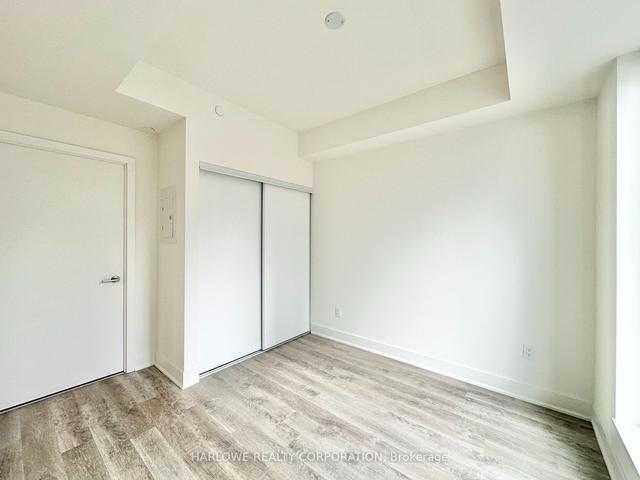 201 - 185 Deerfield Rd, Condo with 1 bedrooms, 2 bathrooms and 1 parking in Newmarket ON | Image 2