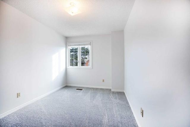 u16 - 10 Bassett Blvd, Townhouse with 3 bedrooms, 2 bathrooms and 2 parking in Whitby ON | Image 6