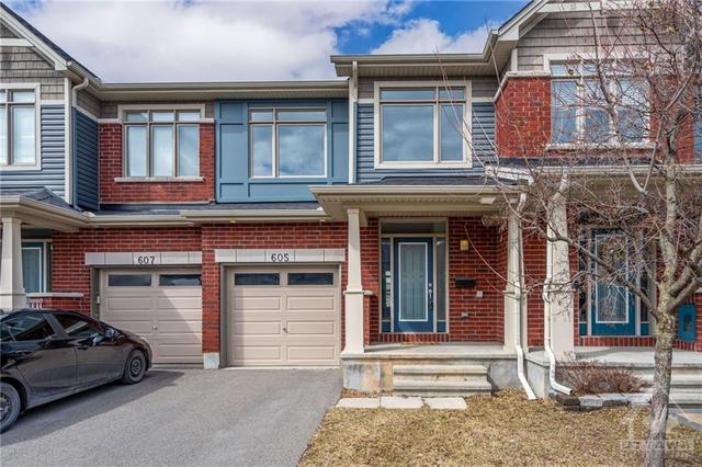 605 Spring Valley Drive, Townhouse with 3 bedrooms, 2 bathrooms and 3 parking in Ottawa ON | Image 3