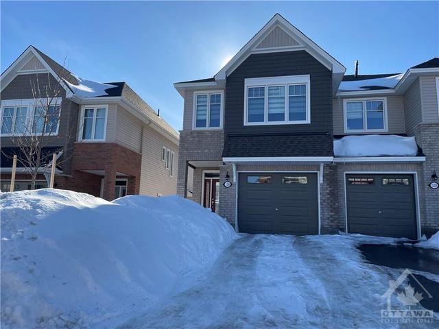 118 Angelonia Crescent, Townhouse with 3 bedrooms, 2 bathrooms and 3 parking in Ottawa ON | Image 1