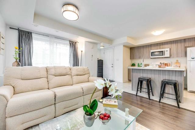 2 - 2335 Sheppard Ave W, Townhouse with 1 bedrooms, 1 bathrooms and 1 parking in Toronto ON | Image 8