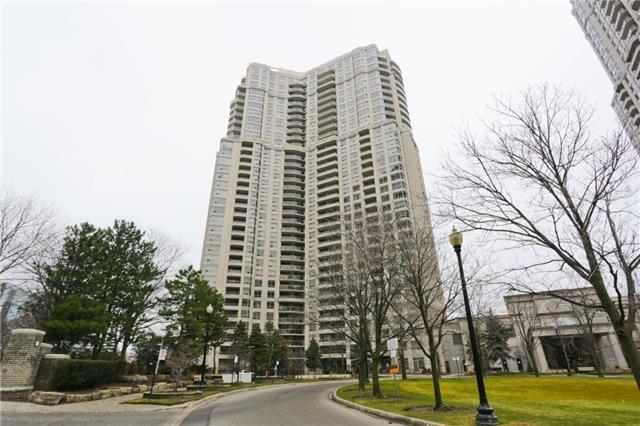 Tph03 - 35 Kingsbridge Garden Circ, Condo with 3 bedrooms, 3 bathrooms and 2 parking in Mississauga ON | Image 1