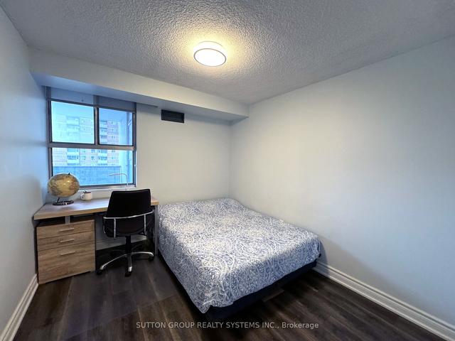 901 - 10 Tobermory Dr, Condo with 2 bedrooms, 1 bathrooms and 1 parking in Toronto ON | Image 4