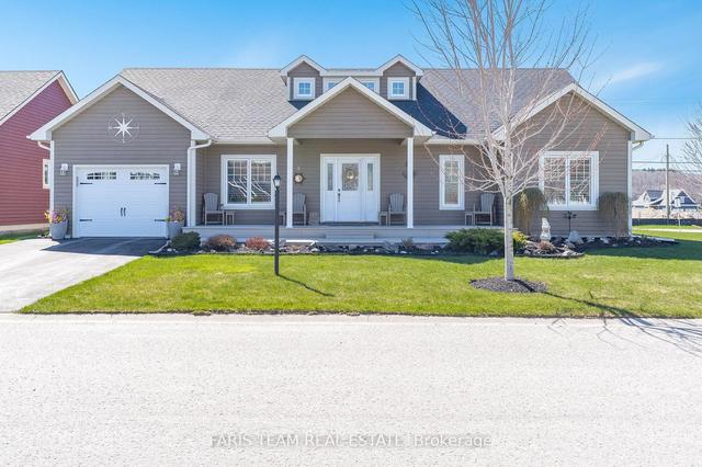 2 Grew Cres, House detached with 2 bedrooms, 2 bathrooms and 3 parking in Penetanguishene ON | Image 1