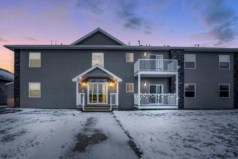 6 - 10709 108 Avenue, Condo with 2 bedrooms, 1 bathrooms and 2 parking in Fairview AB | Card Image