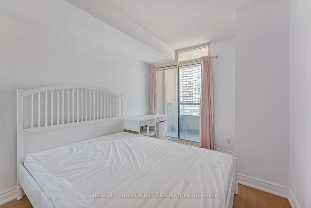 1202 - 238 Doris Ave, Condo with 2 bedrooms, 2 bathrooms and 1 parking in Toronto ON | Image 13