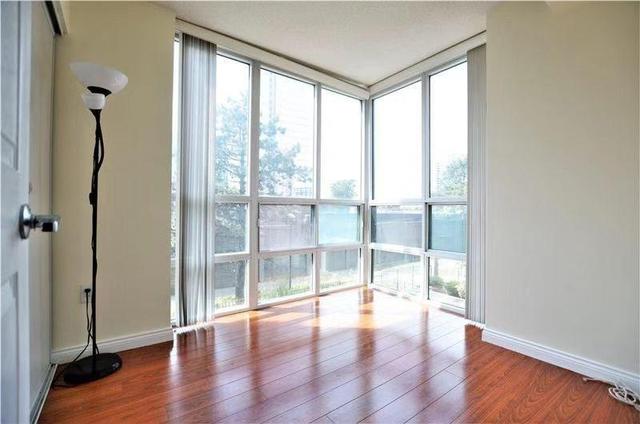 202 - 1 Pemberton Ave, Condo with 1 bedrooms, 1 bathrooms and 1 parking in Toronto ON | Image 4