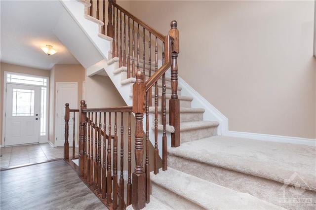 705 Regiment Avenue, Townhouse with 3 bedrooms, 3 bathrooms and 3 parking in Ottawa ON | Image 18