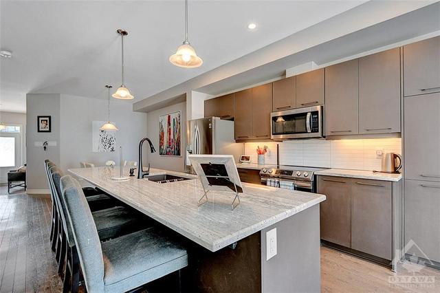 1233 Cavallo Street, Townhouse with 3 bedrooms, 3 bathrooms and 3 parking in Ottawa ON | Image 11