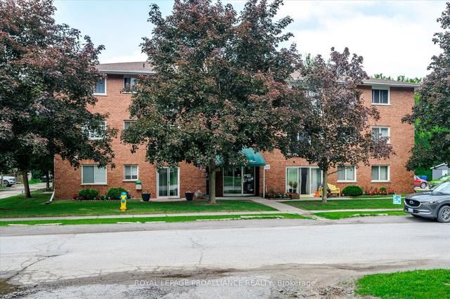 307 - 136 Ware St, Condo with 1 bedrooms, 1 bathrooms and 1 parking in Peterborough ON | Image 1