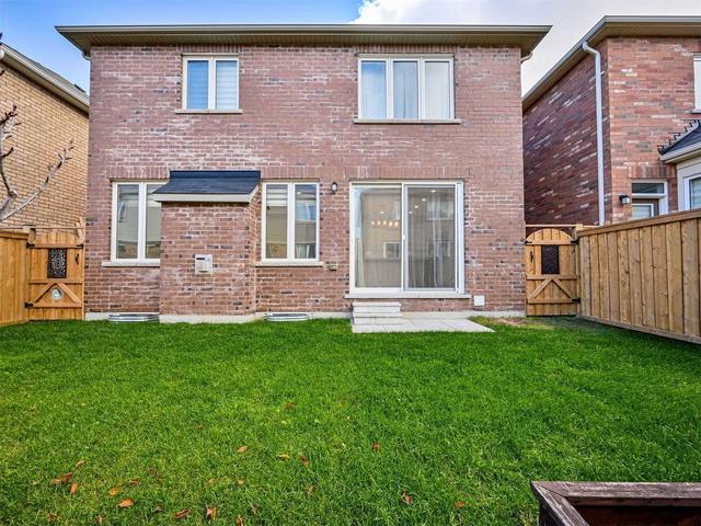 28 Mincing Tr, House detached with 4 bedrooms, 4 bathrooms and 5 parking in Brampton ON | Image 33