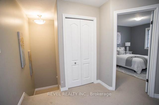 a2 - 12 Brantwood Park Rd, Townhouse with 3 bedrooms, 3 bathrooms and 2 parking in Brantford ON | Image 4