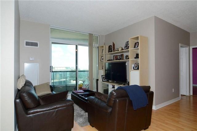 lph6 - 7 Lorraine Dr, Condo with 3 bedrooms, 2 bathrooms and 1 parking in Toronto ON | Image 12