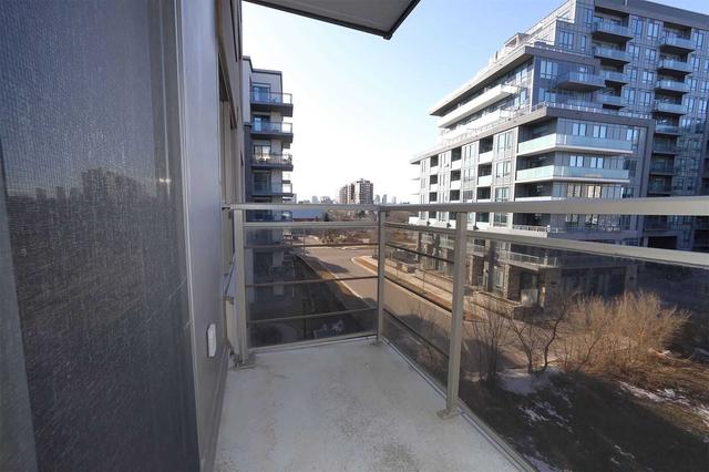 504 - 19 Barberry Pl, Condo with 1 bedrooms, 1 bathrooms and 1 parking in Toronto ON | Image 4