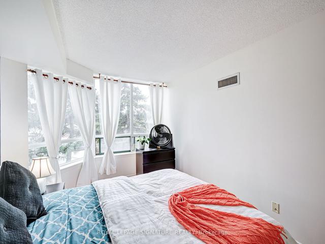 209 - 135 Hillcrest Ave, Condo with 2 bedrooms, 1 bathrooms and 1 parking in Mississauga ON | Image 16