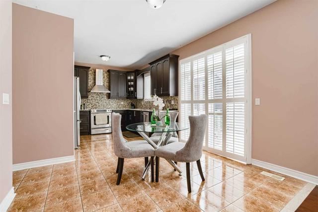 8 Tamarind Vale Valy, House detached with 4 bedrooms, 5 bathrooms and 4 parking in Brampton ON | Image 3