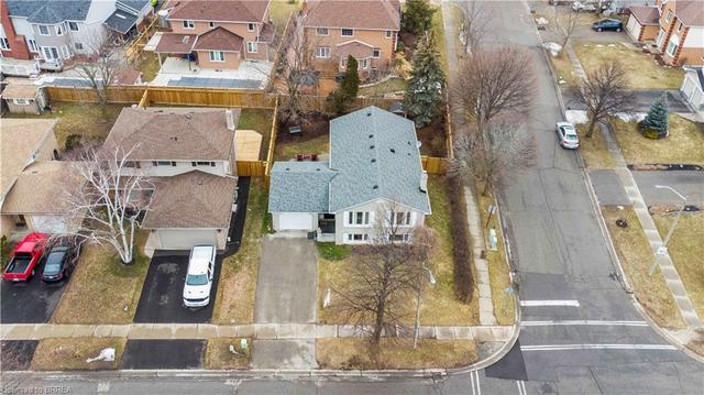 22 Blackfriar Lane, House detached with 4 bedrooms, 2 bathrooms and 3 parking in Brantford ON | Image 7