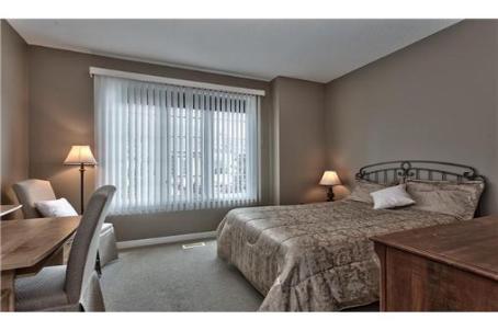 4400 Millcroft Park Dr, House attached with 2 bedrooms, 3 bathrooms and 1 parking in Burlington ON | Image 6