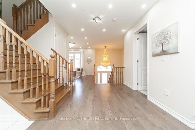 33 Mcmichael Ave, House detached with 4 bedrooms, 4 bathrooms and 5 parking in Vaughan ON | Image 7